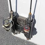 Railblaza Fishing Rod Stow Double Rutenhalter montiert an einer Bordwand