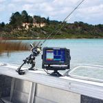 Railblaza drehbare Montageplattform R mit Lowrance Fishfinder